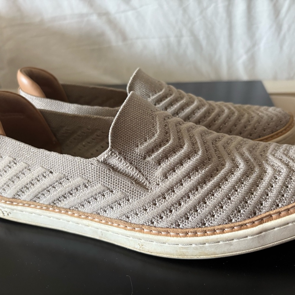 UGG women's silver Slip-On Loafers